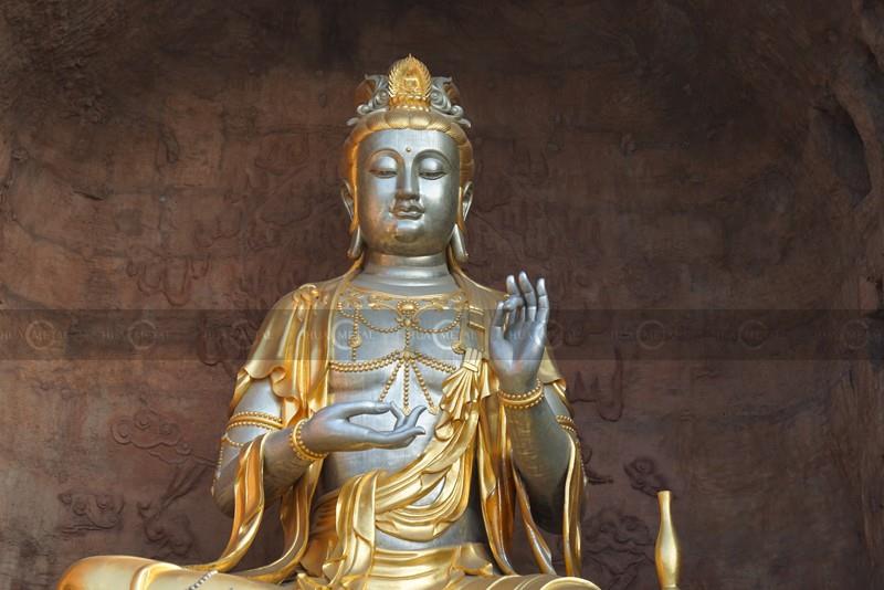 Golden Leaf-belagda-Buddha skulpturer Golden-leaf-coated-buddha-sculptures