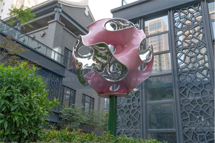 China-color-painted-ball-shape-stainless-steel-sculpture